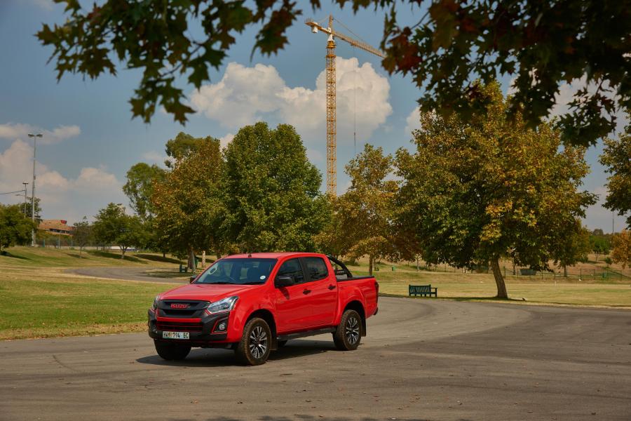  Isuzu KB Double Cab X-Rider 2017 года  (фото 16 из 40)